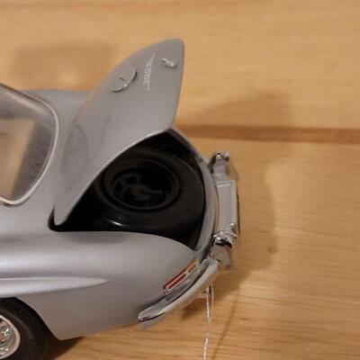 Lot 759: 1954 Mercedes-Benz  300 SL Franklin Mint Precision Model