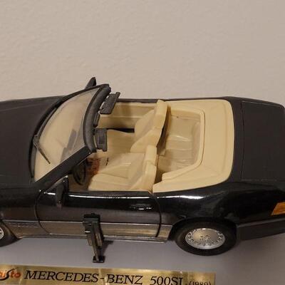 Lot 760: 1989 Mercedes-Benz  500 SL Maisto