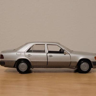 Lot 761: Mercedes-Benz Cursor Model 