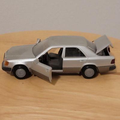 Lot 761: Mercedes-Benz Cursor Model 