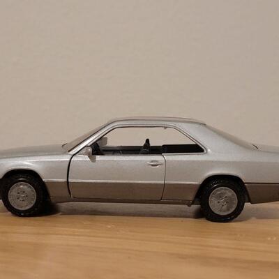 Lot 763: Mercedes-Benz 230CE /300CE Model 