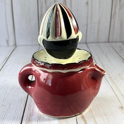 LOT 105  VINTAGE CERAMIC CLOWN JUICER TEA POT 