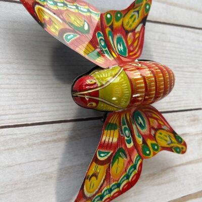 LOT 107  VINTAGE TIN LITHO TOYS JAPAN CATERPILLAR & BUTTERFLY 
