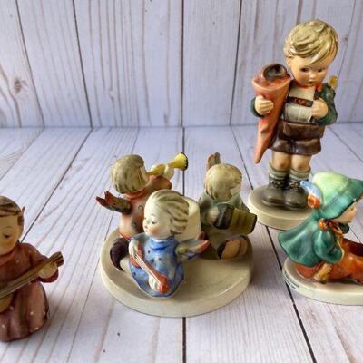 LOT 110  GROUP LOT OF VINTAGE HUMMEL FIGURINES GOEBAL 