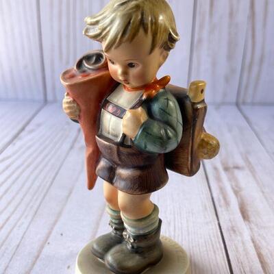LOT 110  GROUP LOT OF VINTAGE HUMMEL FIGURINES GOEBAL 