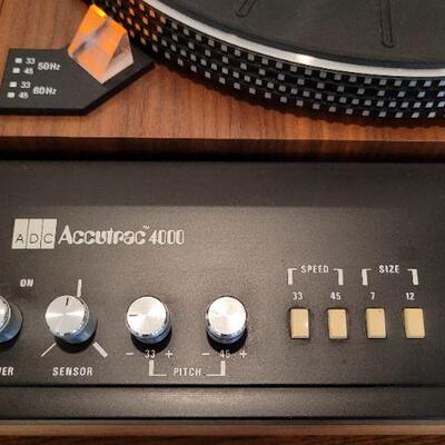 Lot 770: Vintage ACCUTRAC 4000/EWI Record Player TESTED A+