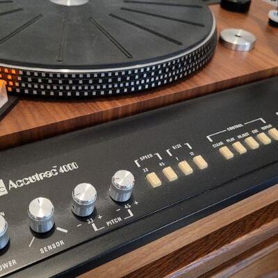 Lot 770: Vintage ACCUTRAC 4000/EWI Record Player TESTED A+