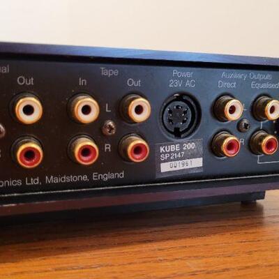 Lot 772: KEF KUBE 200 Loudspeaker Active Equaliser Tested A+