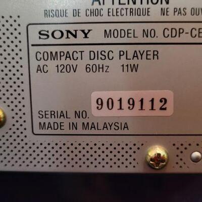 Lot 773: Vintage SONY CDP-CE375 Compact Disc Changer Player 