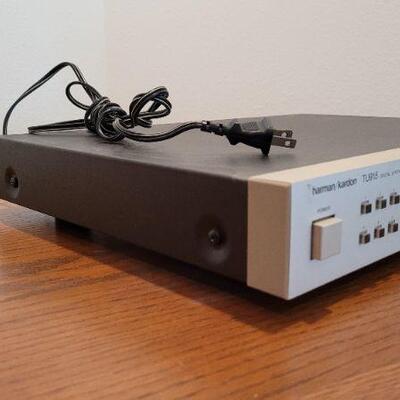 Lot 775: Vintage HARMON KARDON TU915 Digital Synthesized Quartz Locked Tuner TESTED A+