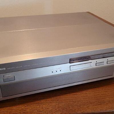 Lot 776: Vintage YAMAHA CX-2000 Natural Sound Stereo Control Amplifier TESTED A+