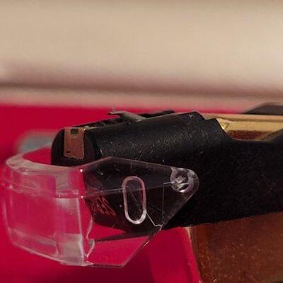 Lot 781: STANTON P100S P Mount Stereo Cartridge Kit