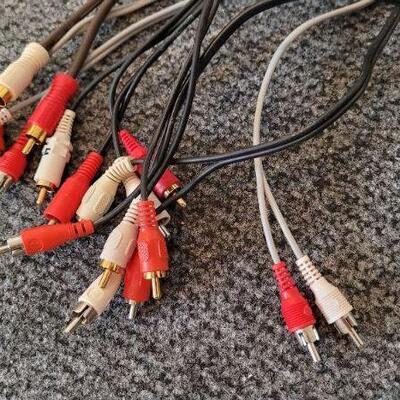 Lot 786: Assorted Vintage Various Length RCA Cables 
