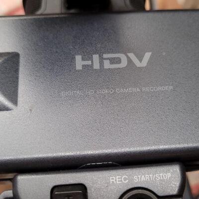 Lot 789: SONY HDV Handycam HDR-FX1 w/ SONY Memory Recording Unit TESTED A+