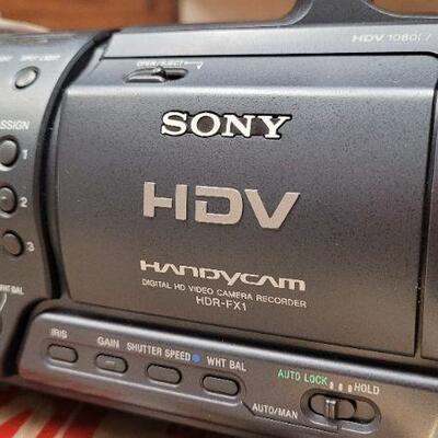 Lot 789: SONY HDV Handycam HDR-FX1 w/ SONY Memory Recording Unit TESTED A+