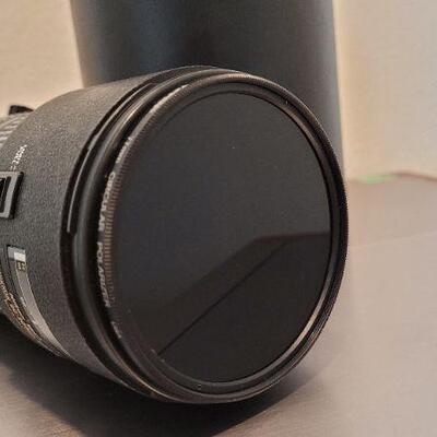 Lot 790: NIKKON ED AF NIKKOR 80-200mm 1:2.8 w/ CL-43A Hard Case & TIFFEN Circular Polarizer