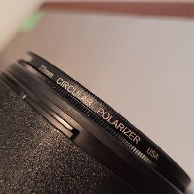 Lot 790: NIKKON ED AF NIKKOR 80-200mm 1:2.8 w/ CL-43A Hard Case & TIFFEN Circular Polarizer