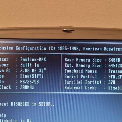Lot 794: Vintage TRACER 800 Series Personal Computer 