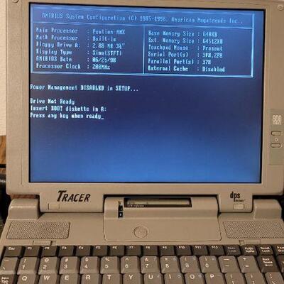 Lot 794: Vintage TRACER 800 Series Personal Computer 