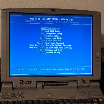 Lot 794: Vintage TRACER 800 Series Personal Computer 