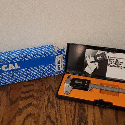 Lot 798: Vintage New Stock MAX-CAL Electronic Digital Caliper 