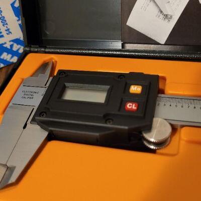 Lot 798: Vintage New Stock MAX-CAL Electronic Digital Caliper 