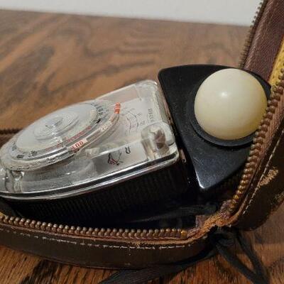 Lot 811: Vintage SEKONIC ELECTRIC CO. Brockway Exposure Meter 35mm Camera