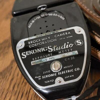 Lot 811: Vintage SEKONIC ELECTRIC CO. Brockway Exposure Meter 35mm Camera
