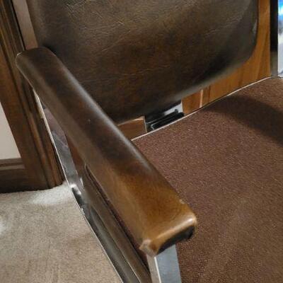 Lot 816: Vintage Mid Century Modern Office Chair 