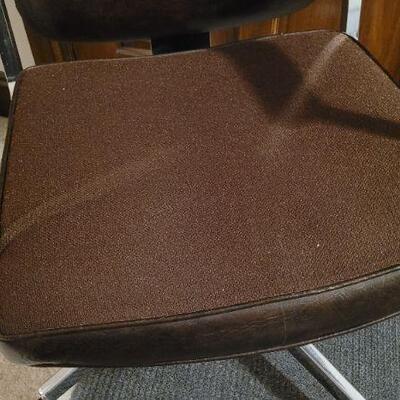 Lot 816: Vintage Mid Century Modern Office Chair 