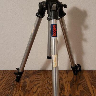 Lot 817: Vintage BOGEN Tripod w/ BOGEN 3160 Camera Mount