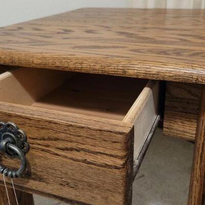 Lot 818: Vintage Unused LARRABEES Furniture Coffee Table 