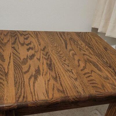 Lot 818: Vintage Unused LARRABEES Furniture Coffee Table 