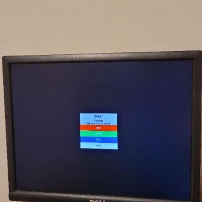 Lot 821: Vintage DELL Computer Monitor TESTED A+