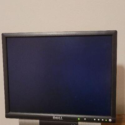 Lot 821: Vintage DELL Computer Monitor TESTED A+