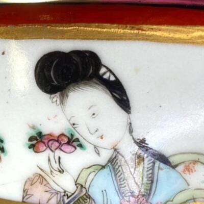 Charming Antique Chinese Porcelain Ladies Lacquer Trinket Box 