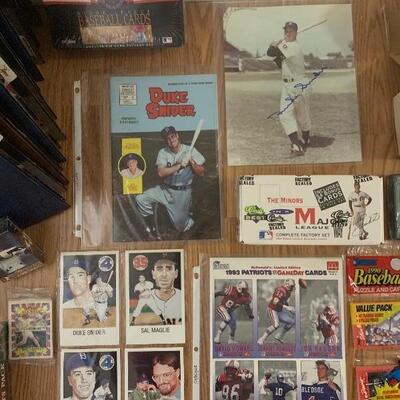 Large Collection of Baseball Cards