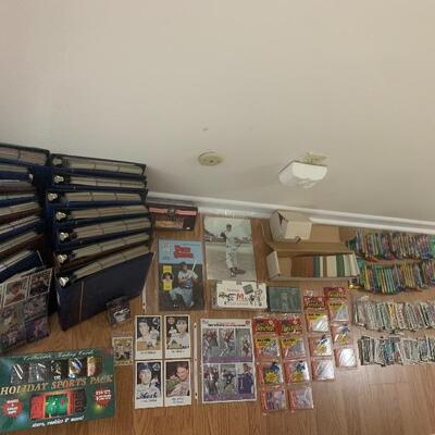 Large Collection of Baseball Cards
