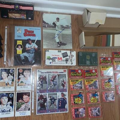Large Collection of Baseball Cards