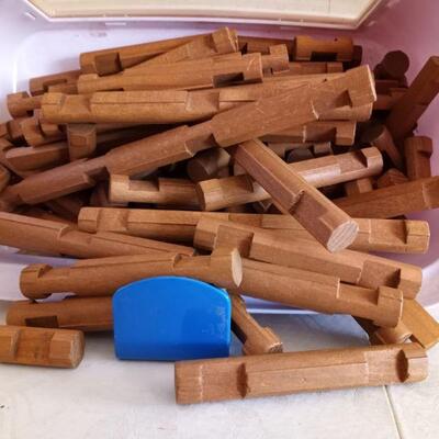 1160 = Lincoln Logs