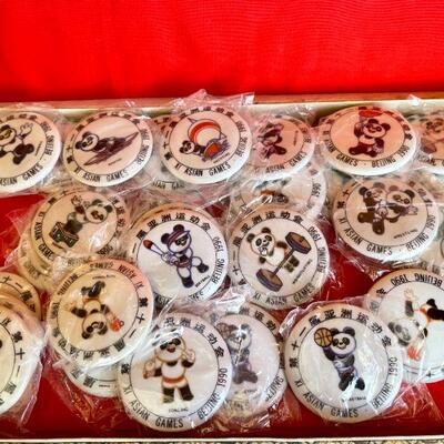 OLY 124  1990 ASIAN GAMES CERAMIC BUTTON PINS PAN PAN THE PANDA