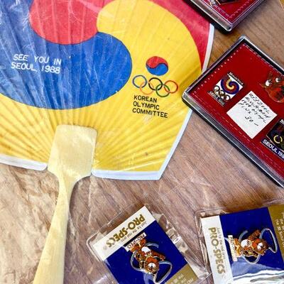 OLY 144  GROUP OF PINS T-SHIRT & SOUVENIRS 1988 OLYMPIC GAMES SEOUL SOUTH KOREA HODORI THE TIGER 