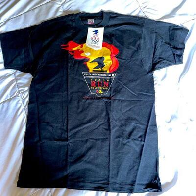 OLY 149  VINTAGE 1991 OLYMPIC FESTIVAL TORCH RUN GOLD PATRON MEN'S SIZE XL 