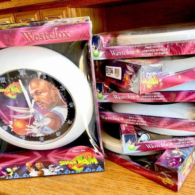 LOT 151  GROUP OF 7 VINTAGE WESTCLOCK SPACE JAM WALL CLOCKS MICHAEL JORDEN BUGS BUNNY UNOPENED
