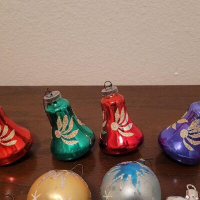Lot 826: Vintage Christmas Ornaments (West Germany Bells)