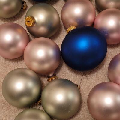 Lot 827: Satin Pastel & Blue Ornaments
