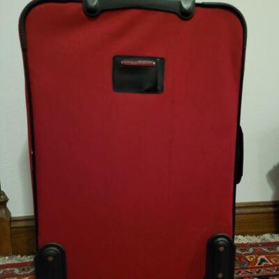 Lot 830: Advantage Red Wheeled Luggage 