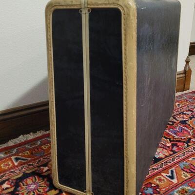 Lot 834: Vintage Blue Suitcase 