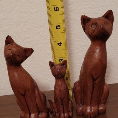 Lot 838: Mid Century Modern Wood Cat Family 