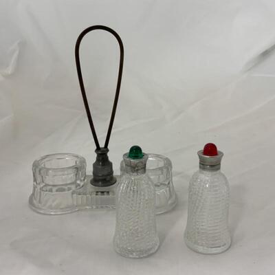 .64. VINTAGE | Glass Corn Salt and Pepper Shakers | Caddy